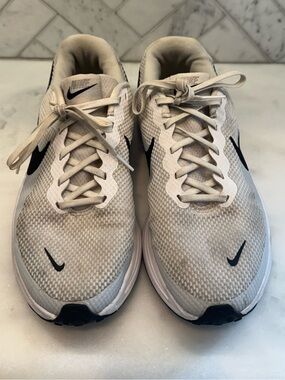 Nike White and Black Men's Athletic Running Shoes 10.5